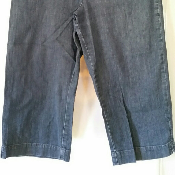 Lee capris - Picture 2 of 6